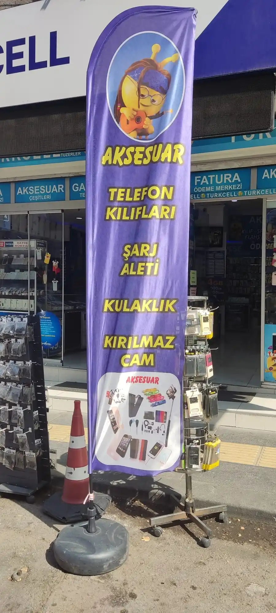 Cep Telefoncu Yelken Bayrağı-26