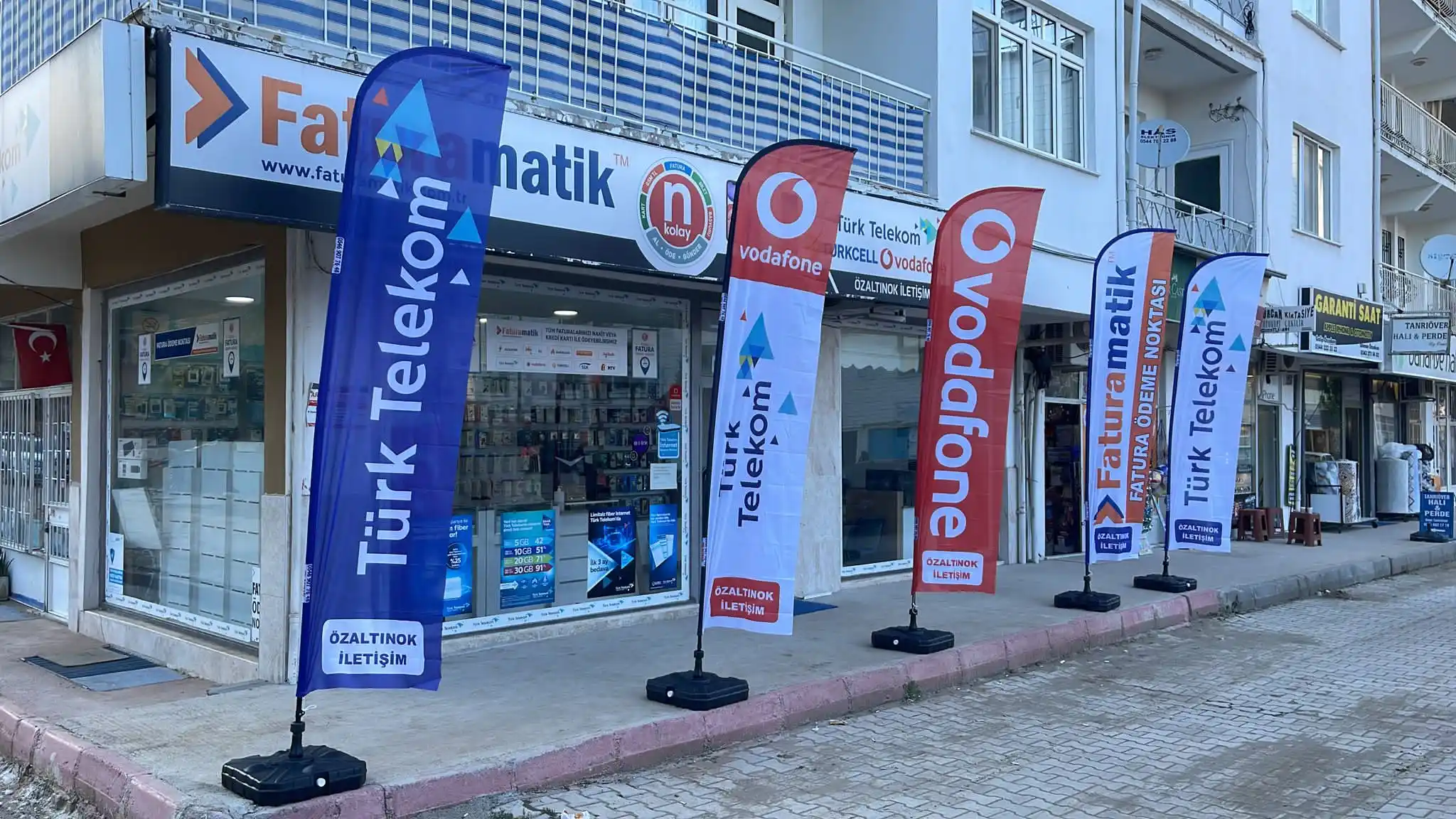 Cep Telefoncu Yelken Bayrağı-63